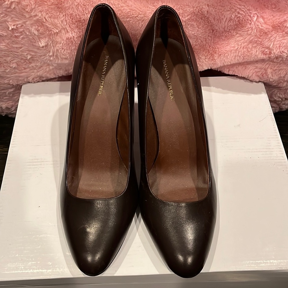 Banana Republic Brown Heels